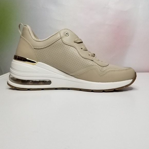 Skechers Women's Street Million Air Hotter Air Casual Sneaker Size 9.5 Beige NWT - Picture 3 of 8